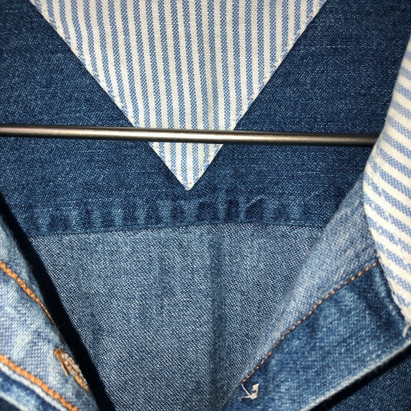 Vintage Tommy Hilfiger denim button down - Picture 4 of 8